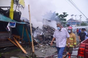 Bupati Tinjau Langsung Lokasi Kebakaran Pasar Inpres Sintang