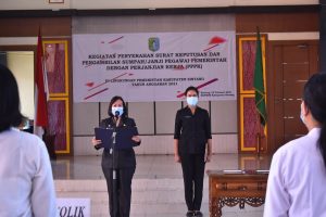 Yosepha Hasnah Hadiri Acara Pengambilan Sumpah/Janji PPPK di Pendopo Bupati Sintang