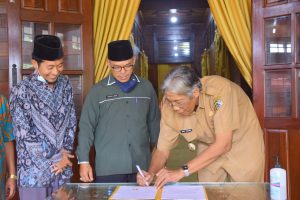 Bupati Sintang Teken Naskah Kerja Sama Dengan Wakil Rektor UNU Kalbar