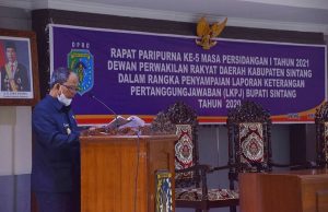 Wabup Sintang Sampaikan LKPJ Tahun 2020 Pada Sidang Paripurna