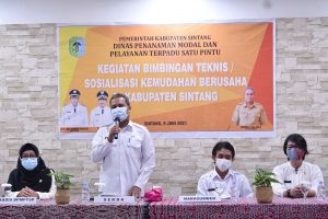Yustinus J Buka Kegiatan Bimtek Kemudahan Berusaha di Kabupaten Sintang
