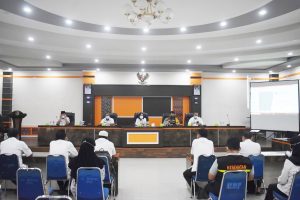 Yosepha Hasnah Pimpin Rapat Persiapan Pelaksanaan Belajar Tatap Muka di Sintang