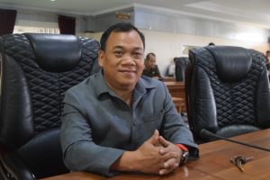 Liyus Harap Guru Honorer yang Mengabdi Puluhan Tahun Dapat Diangkat Jadi PNS