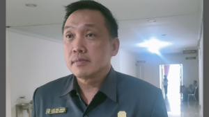 Lim Hie Soen Ajak Perusahaan Swasta Bantu Atasi Banjir Sintang