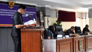 DPRD Sintang Fraksi Gerindra Sampaikan Harapan Terhadap 6 Raperda