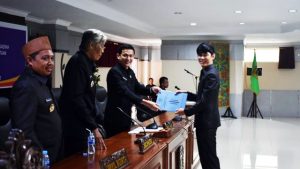 Pansus I DPRD Sintang Sampaikan Laporan Hasil Pembahasan Terhadap Raperda Inisiatif