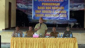 Kunjungi SMP Negeri 2 Sintang, Melkianus Dorong Agar Menjadi Sekolah Unggulan