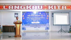Melkianus Buka Seminar dan Natal PERGAKRI