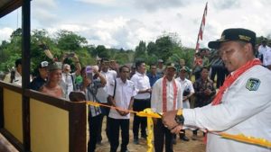 Melkianus Resmikan 3 Gedung Baru di SD