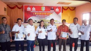 Tingkatkan Pelayanan, Melkianus Minta Kantor Camat Ambalau di Pindah