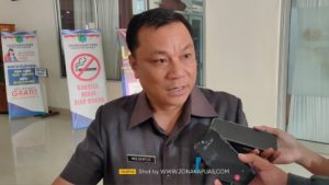 Welbertus Prihatin Kondisi SD di Teluk Kelansam Rusak Berat