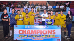 DPRD Sintang Dukung Futsal Pelajar: Piala Bergilir Sebagai Ajang Berkembangnya Bakat Futsal Pelajar