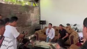 Aksi Damai Warga di Seberang Kecamatan Sintang: Korlap Menepis Isu Politisasi