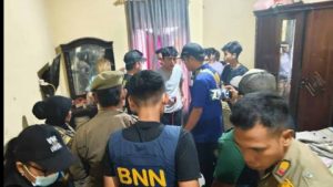 Satuan Pol PP Dan BNN Sintang Razia Rumah Kos