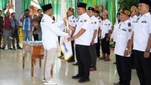 Dikukuhkan Pengurus Apdesi Sintang, Harus Dijabat Kades Aktif