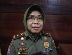 Satpol PP Sintang Lakukan Penertiban APK Menjelang Pilkada