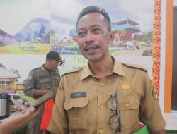 Kerja Sama Swasta-DLH Sintang Ciptakan Lingkungan Bersih dan Sehat