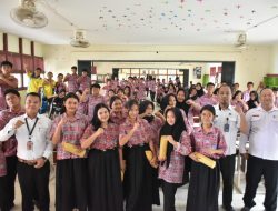 Kominfo Sintang Gelar Sosialisasi Literasi Media Sosial di SMA Negeri 1 Binjai Hulu