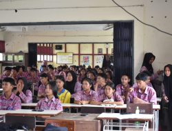 Dinas Kominfo Sintang Ajak Pelajar SMA Negeri 1 Binjai Hulu Bijak Gunakan Media Sosial
