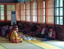 Sekda dan Sultan Sintang Dukung Pelestarian Tradisi Makan Saprahan