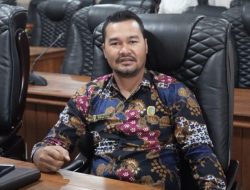 Rudy Andryas Pastikan BBM ke Serawai dan Ambalau Tetap Tersalurkan