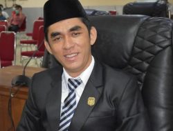 Santosa Ajak Warga Sintang Hidupkan Kembali Poskamling