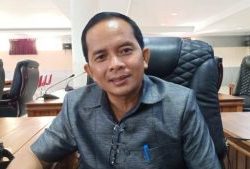 Nikodemus Minta Pemkab Sintang Fokus Atasi Masalah Infrastruktur Jalan